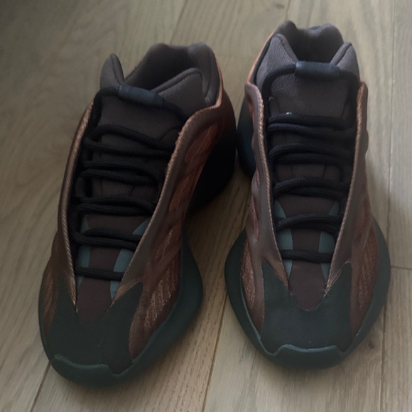 Men's Brown Sneakers - Picture 1 of 3